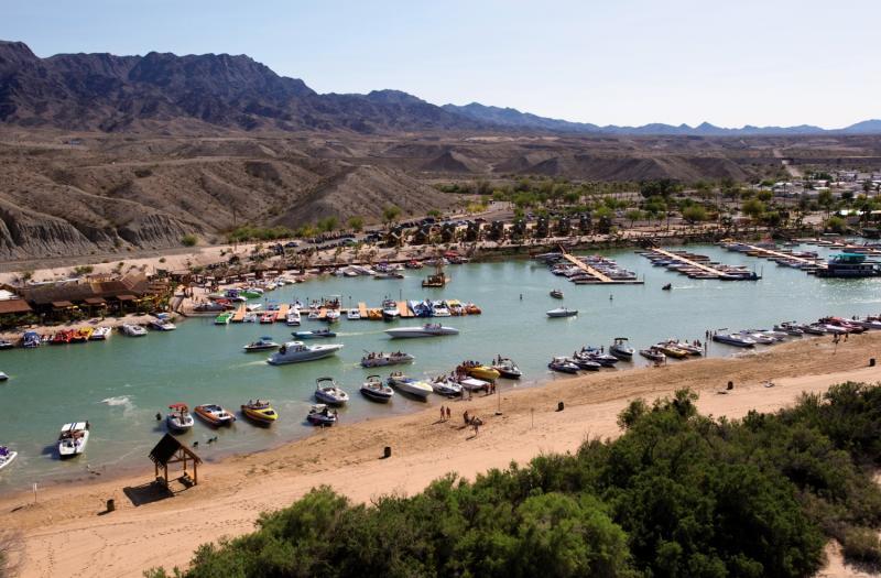 Pirate Cove Resort & Marina Needles Luaran gambar